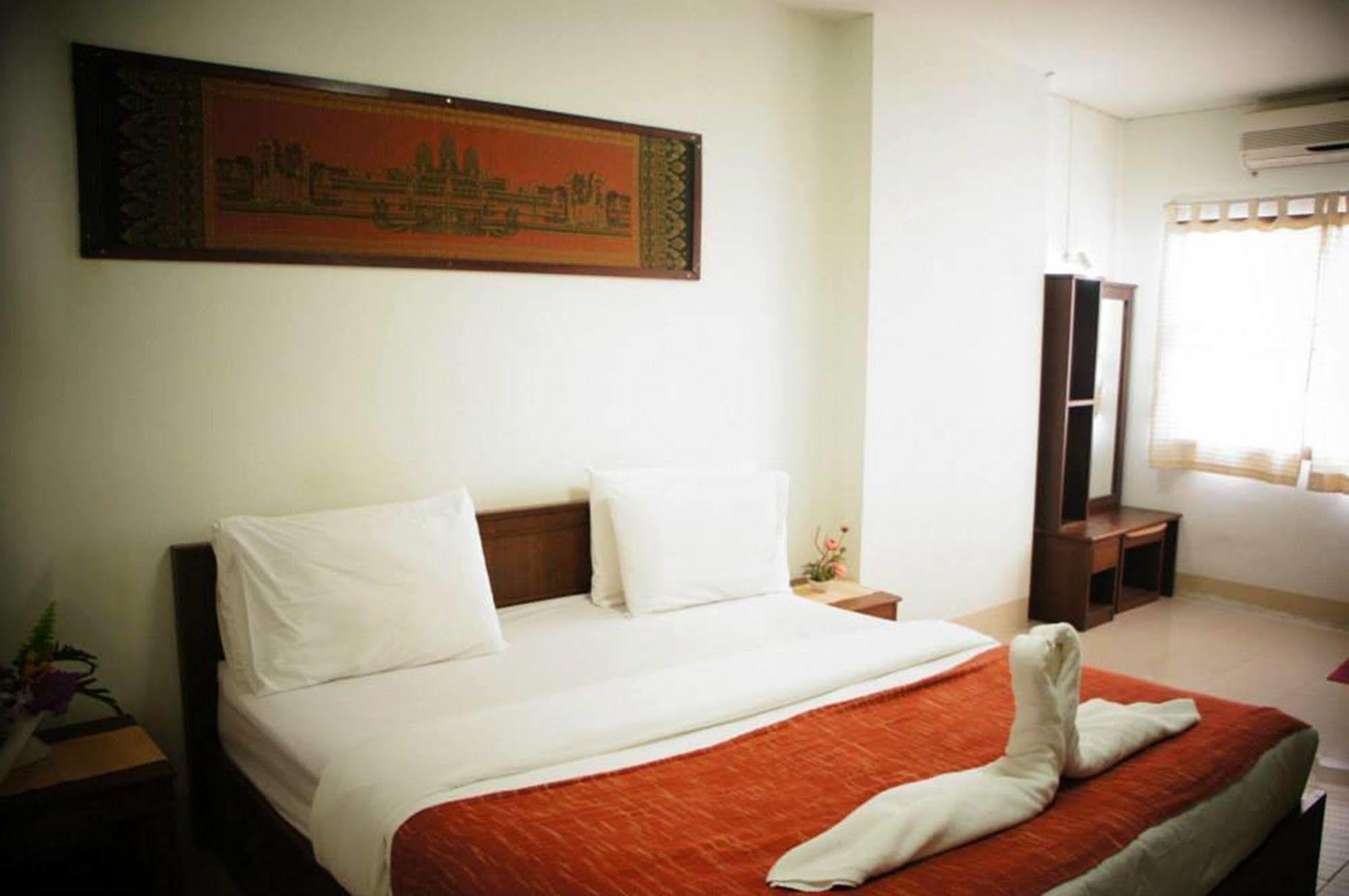 Vipa House Hotel Chiang Mai Exterior photo